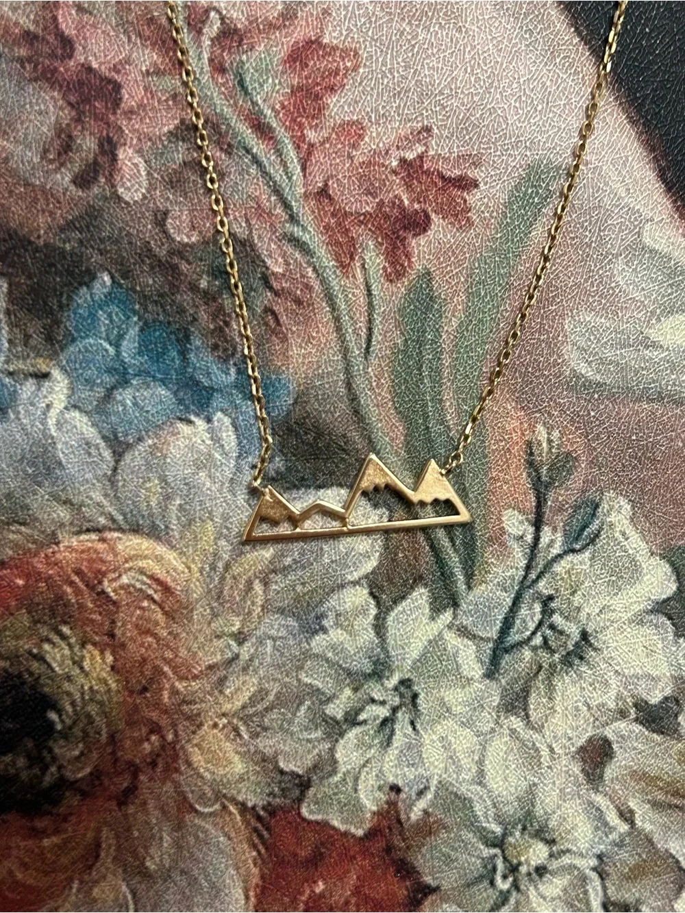 Gold Mountain Outline Pendant Necklace - Women Jewelry